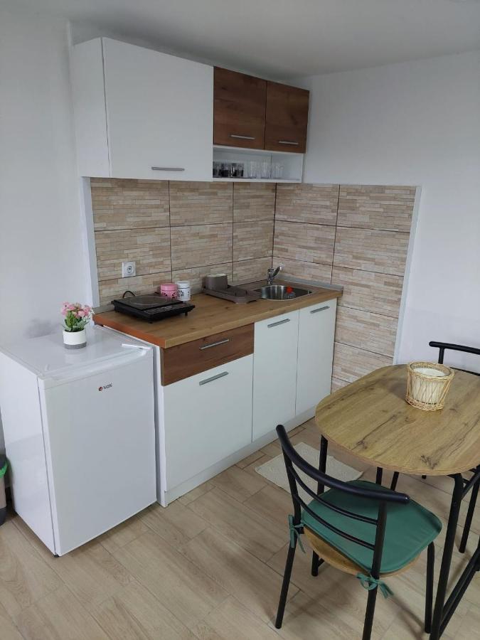דונג'י מלינובאץ' Apartmani Kuljanin חדר תמונה